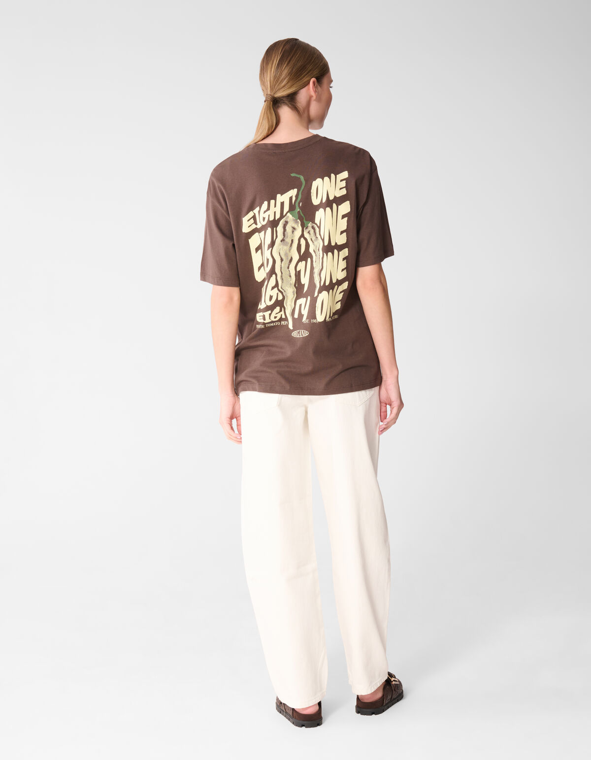 Pepper Artwork T-shirt Bruin