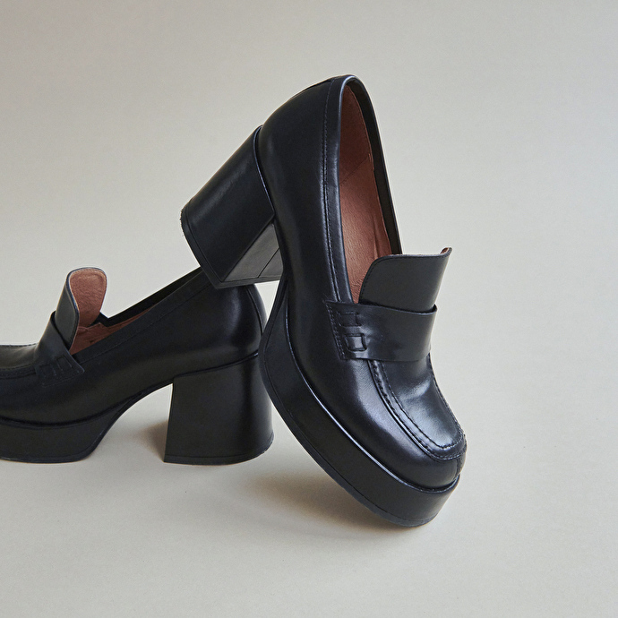 Mocassins à plateformes  en cuir noir