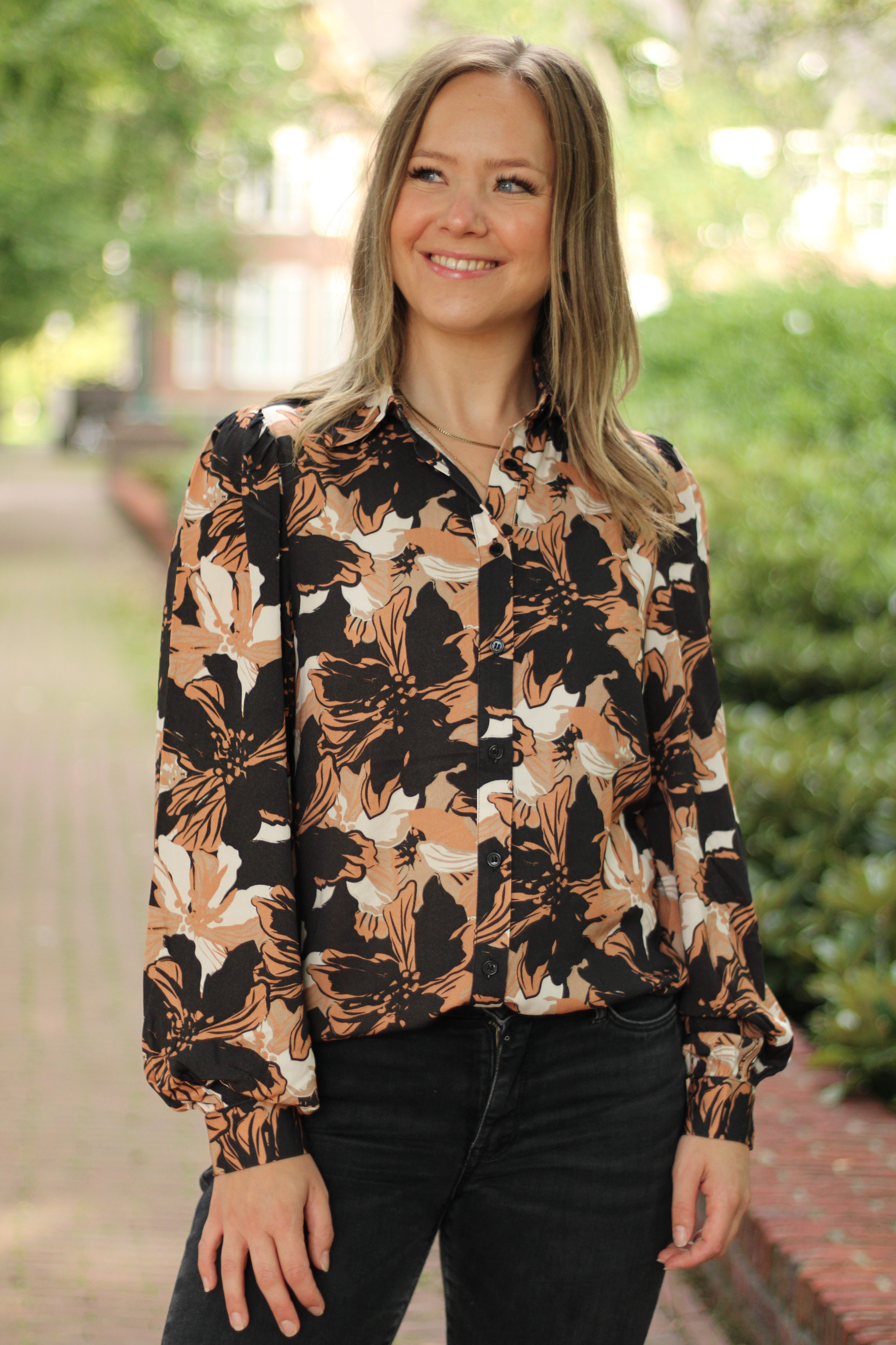 C&S The Label - Laurelle Blouse - Black/Cognac