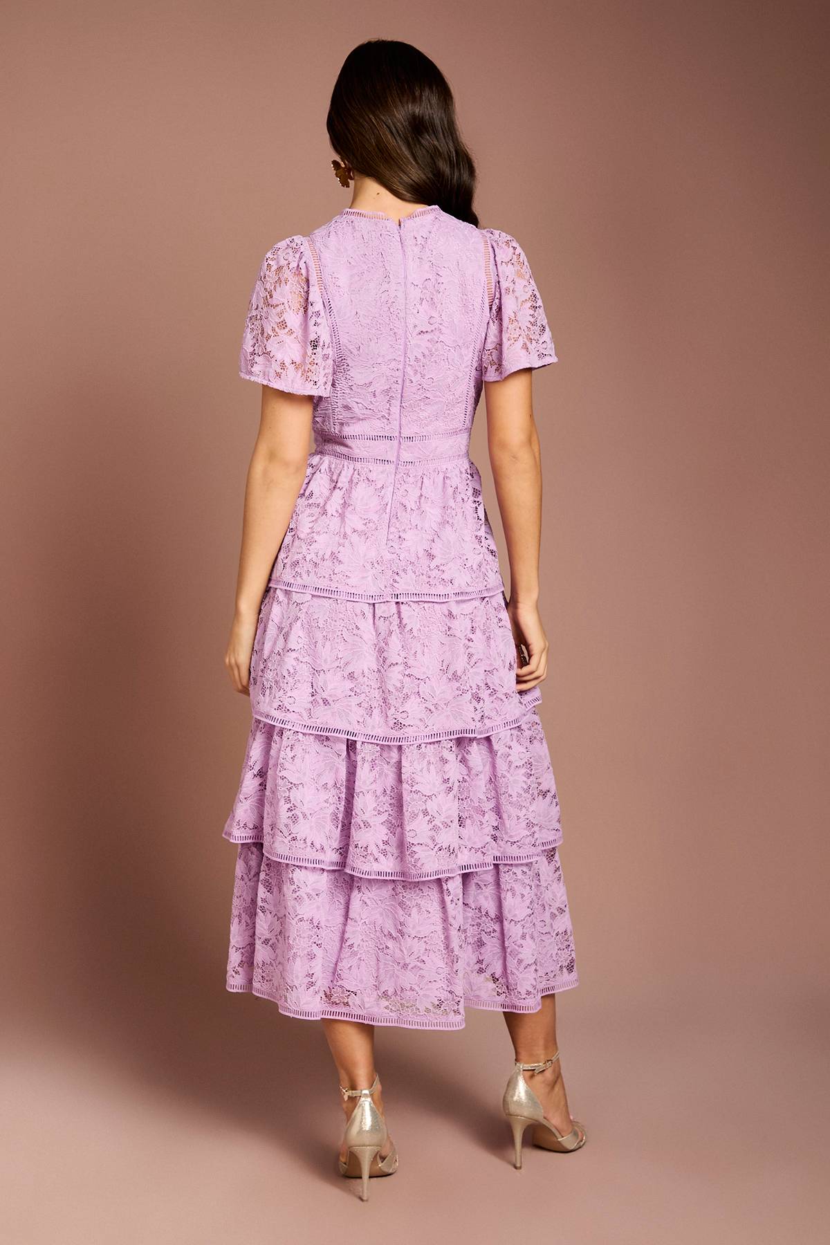Coast Robe en Dentelle à Volants avec Manches Papillon et Finitions