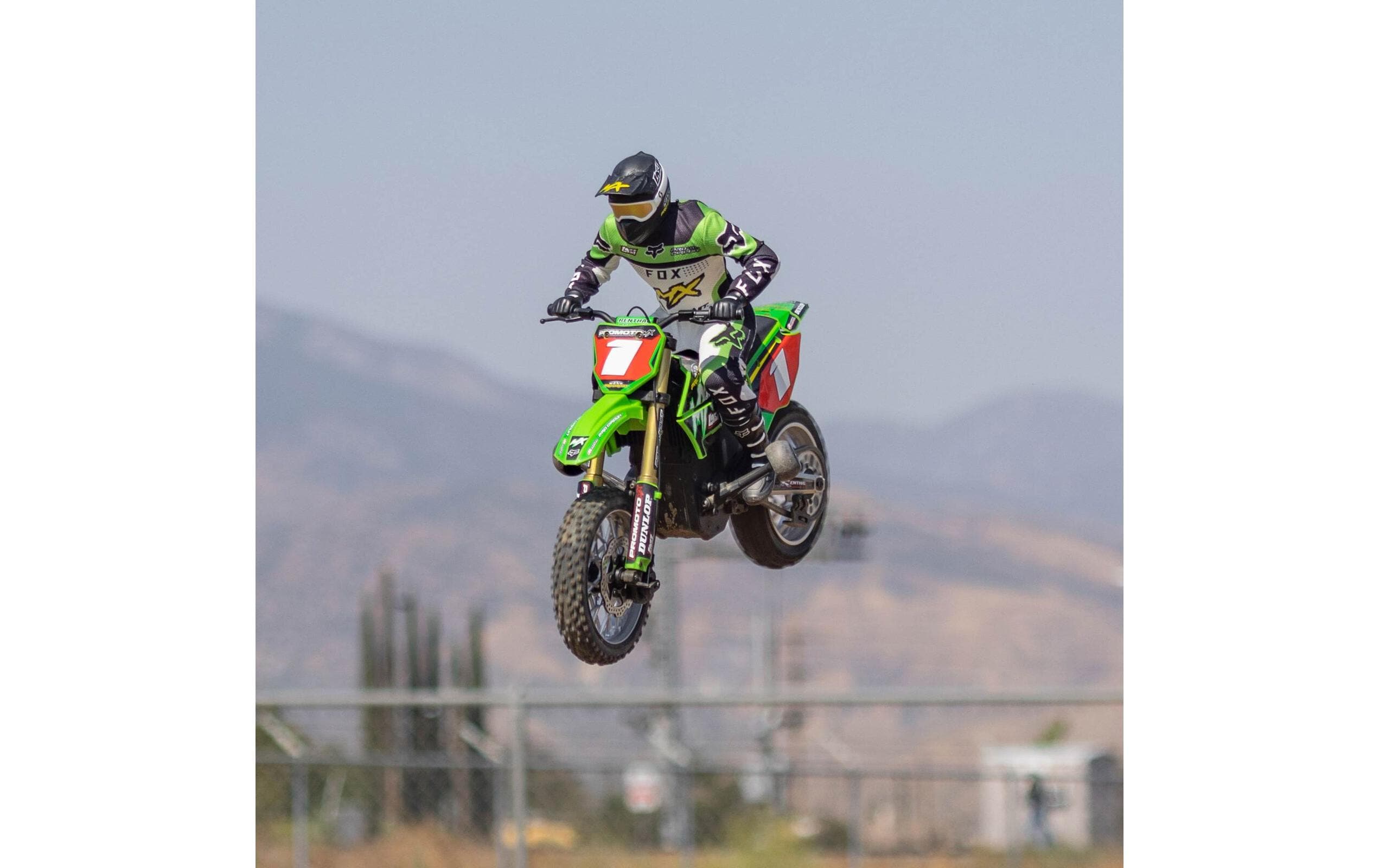 Motorrad Promoto MX Grün, RTR, 1:4<br>Leistungsstarkes RC Motocross Bike