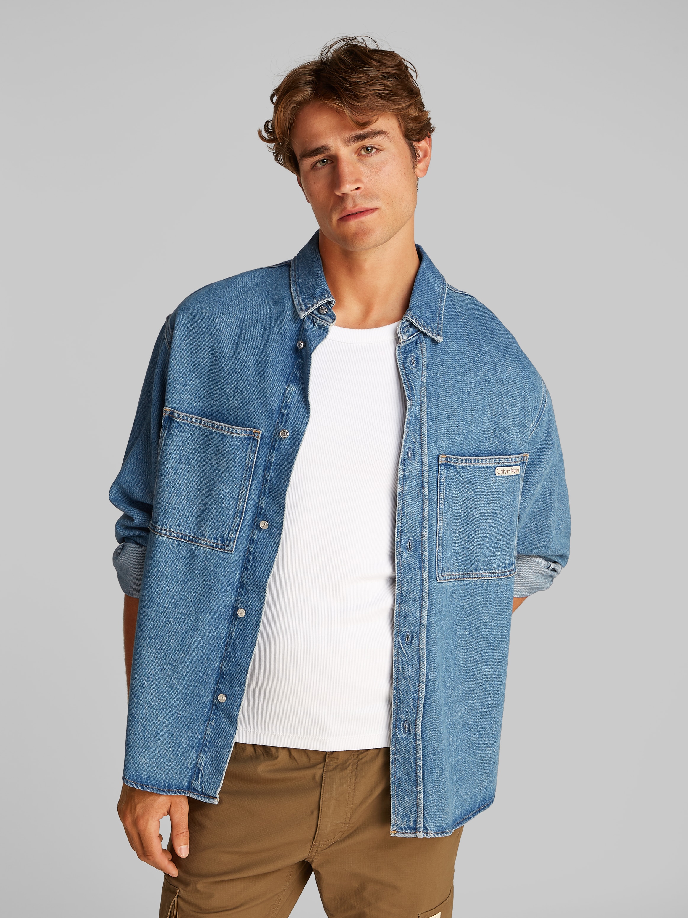 Calvin Klein Jeans Jeanshemd »RELAXED DENIM SHIRT«, in mittelblauer Waschung