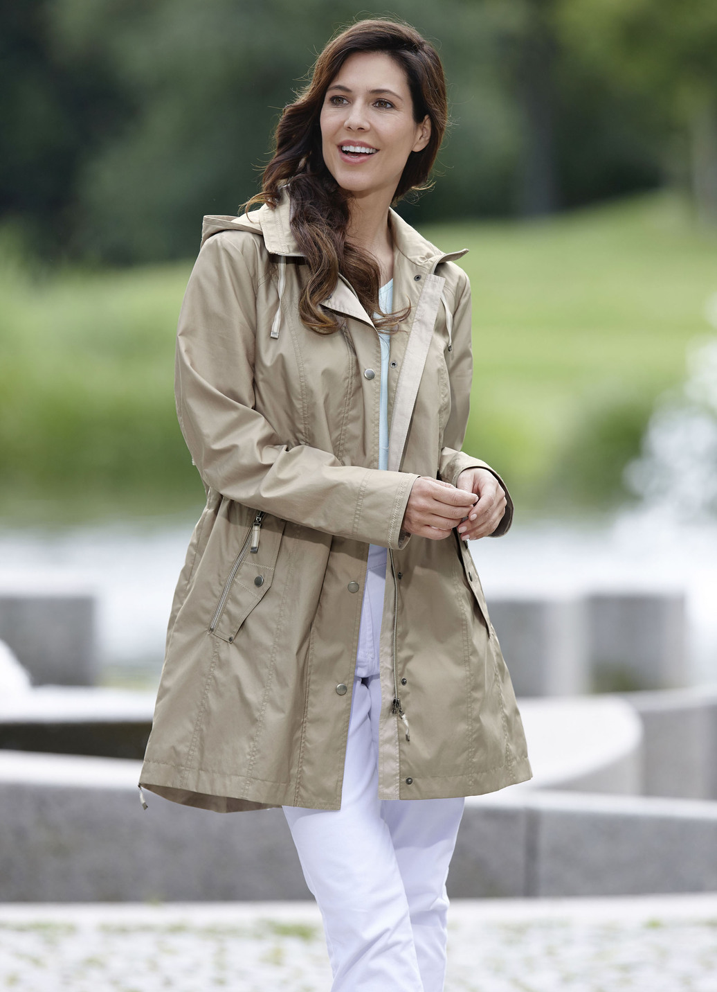 Longjacke mit abnehmbarer Kapuze