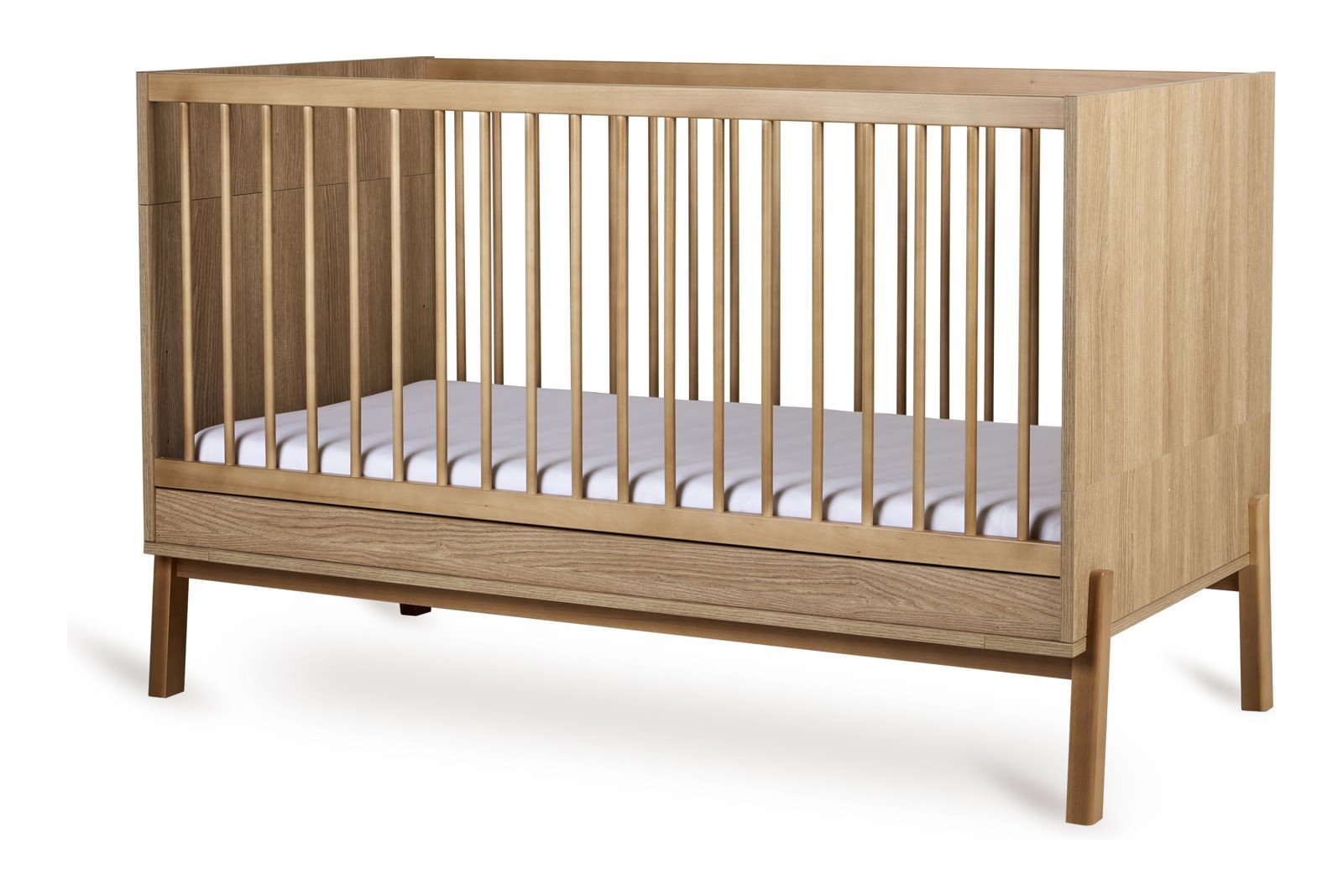Ashi Vokseseng Vokseseng i heltre bøk/melamin med justerbar madrasshøyde og avtagbar front. Natur/bøk 70x140 cm. Kombiner med Ashi juniorkit (selges separat).