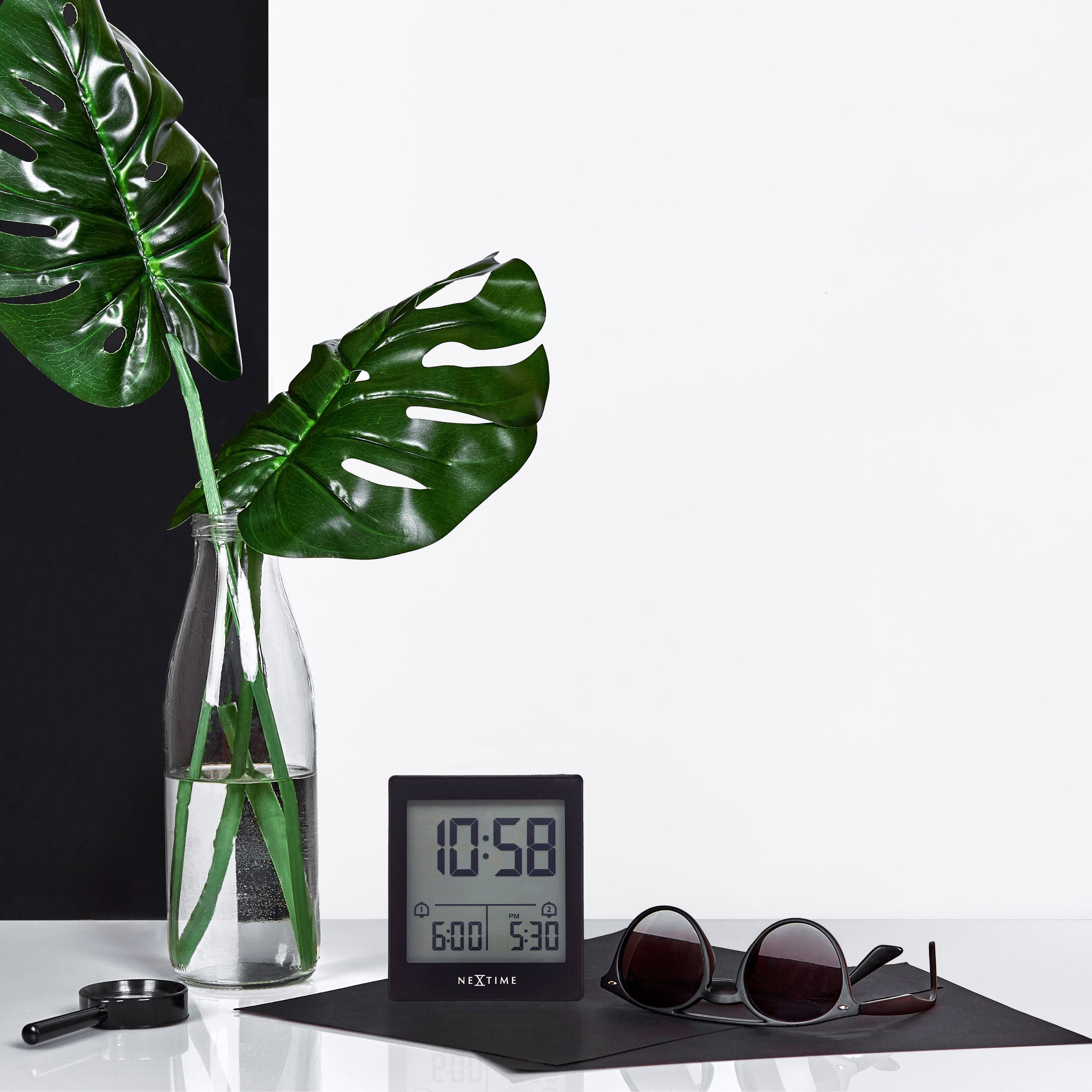 NeXtime - Digitale Tafelwekker 7,7x8,9x3 cm - RCC - Temperatuur -