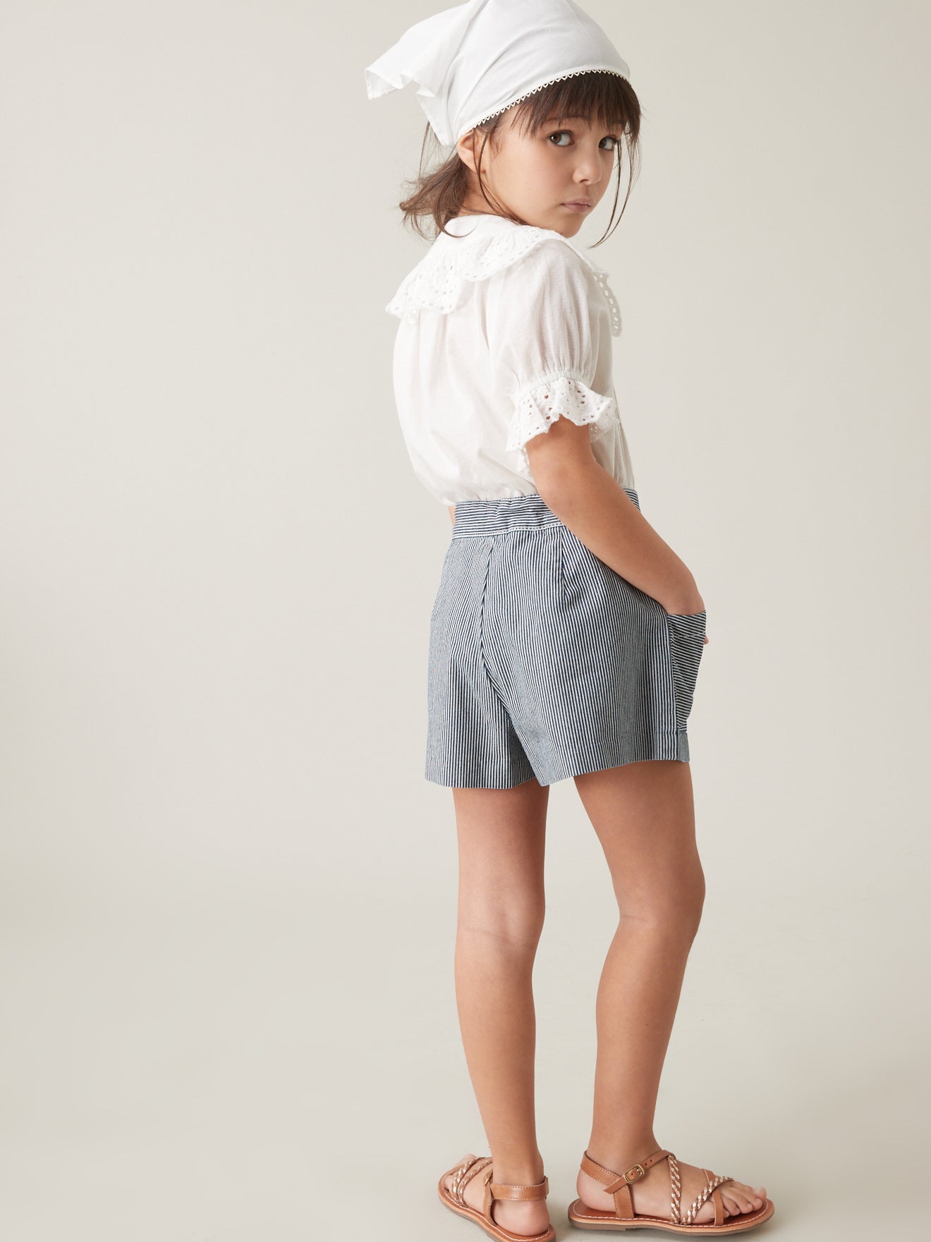 Blouse Fille avec broderie anglaise