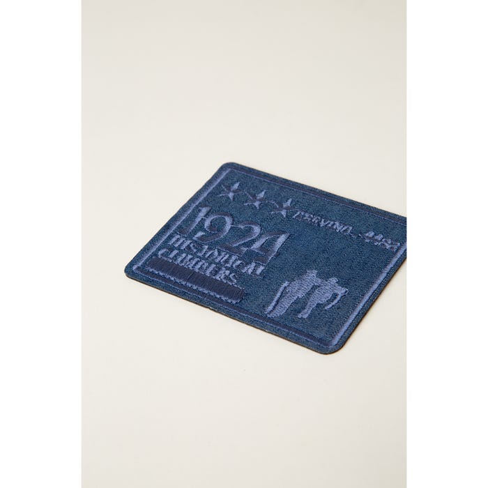 Atelier Veritas-Denim patch met tekst 6x8cm