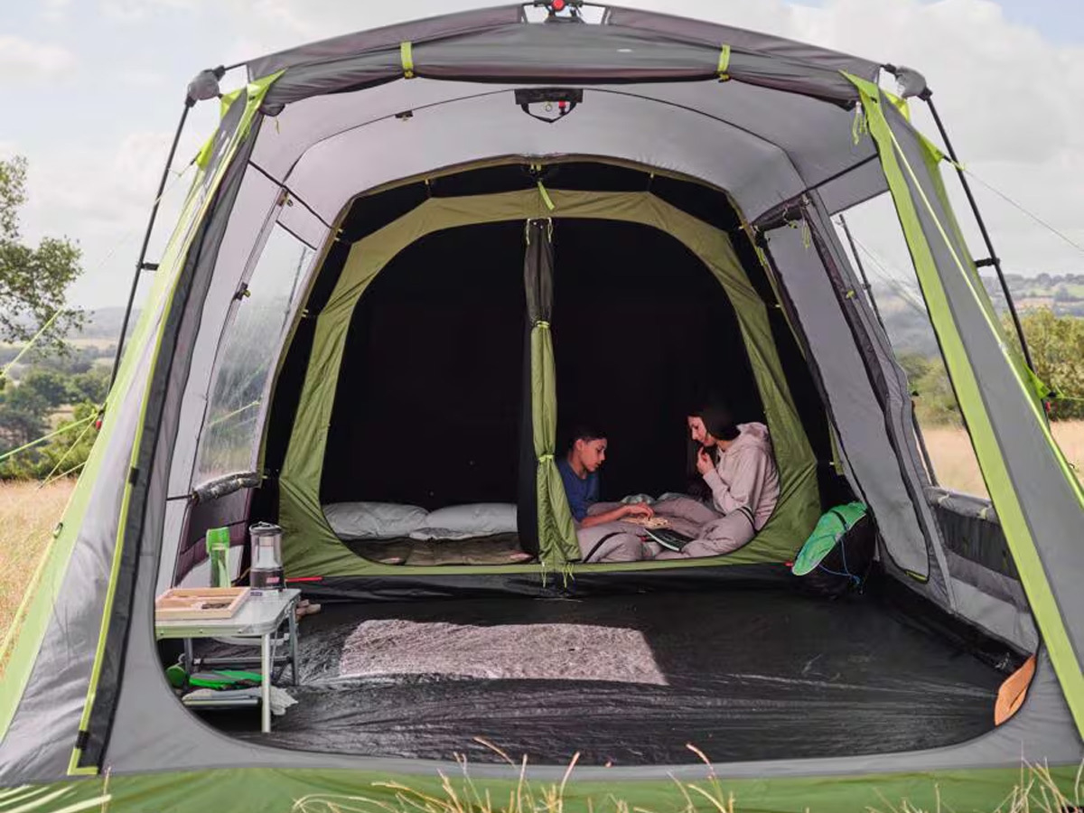 Coleman Victoria Falls 4 BlackOut Fastpitch tunneltent