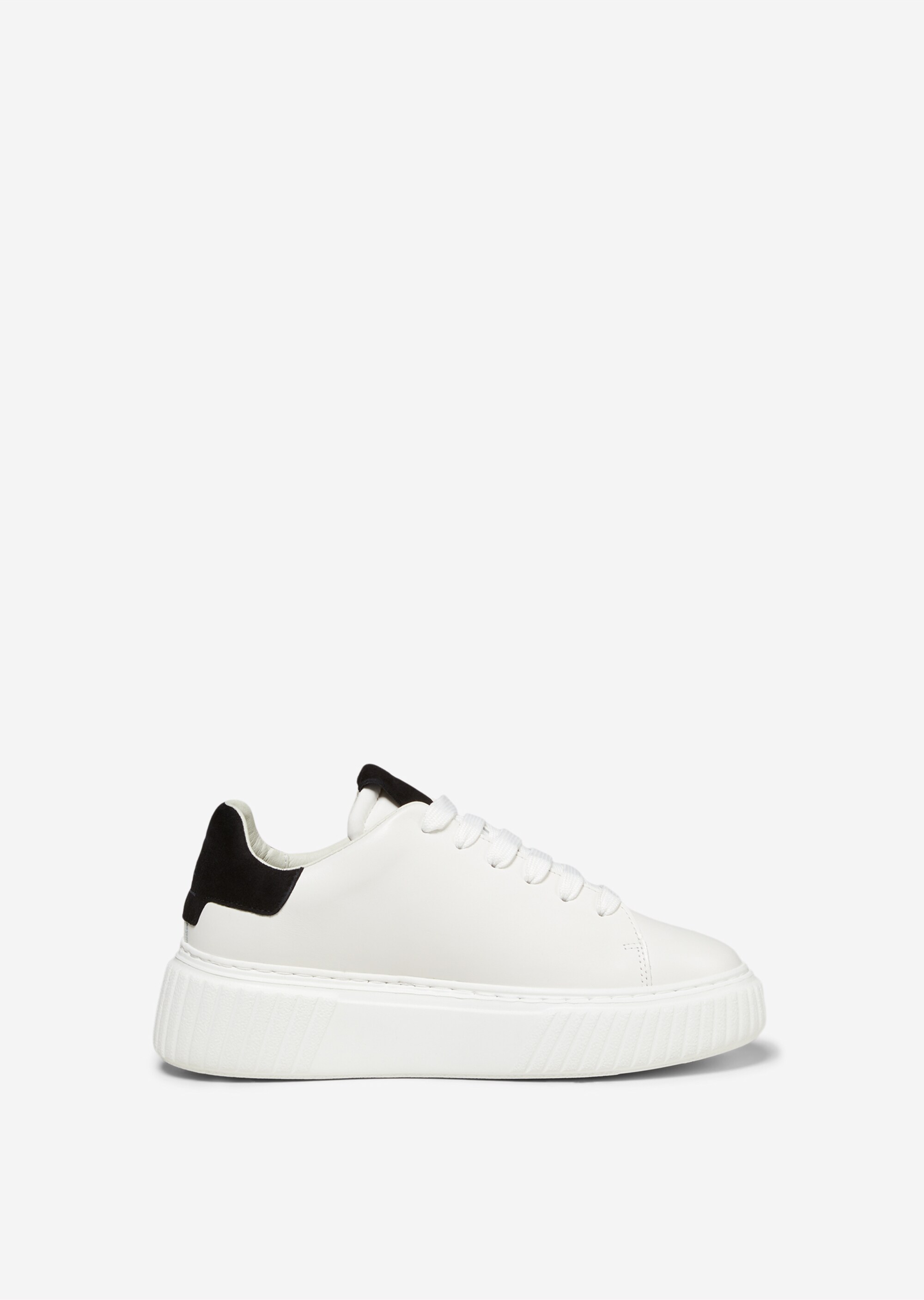 Sneaker aus softem Kalbleder