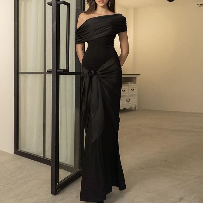 Honet - Off-shoulder maxi-bodyconjurk met korte mouwen en strikceintuur