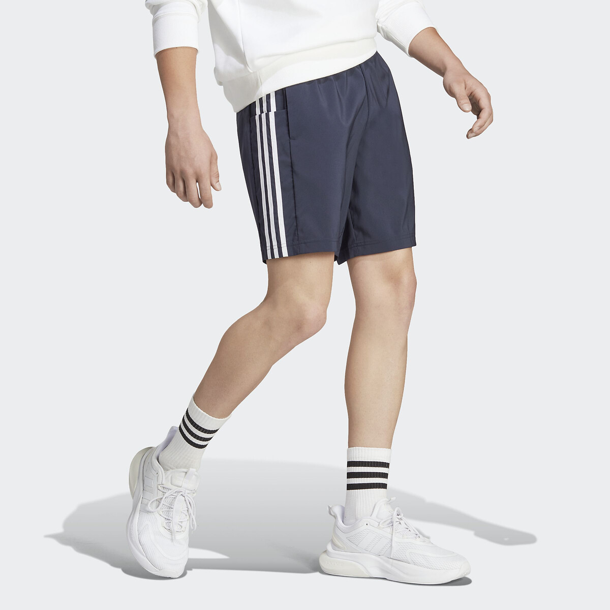 ADIDAS ROUPAS ESPORTIVAS<br>Shorts com 3 listras Aeroready Essentials Chelsea
