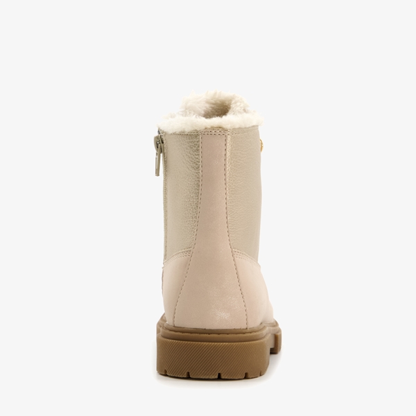 Blue Box gevoerde meisjes veterboots