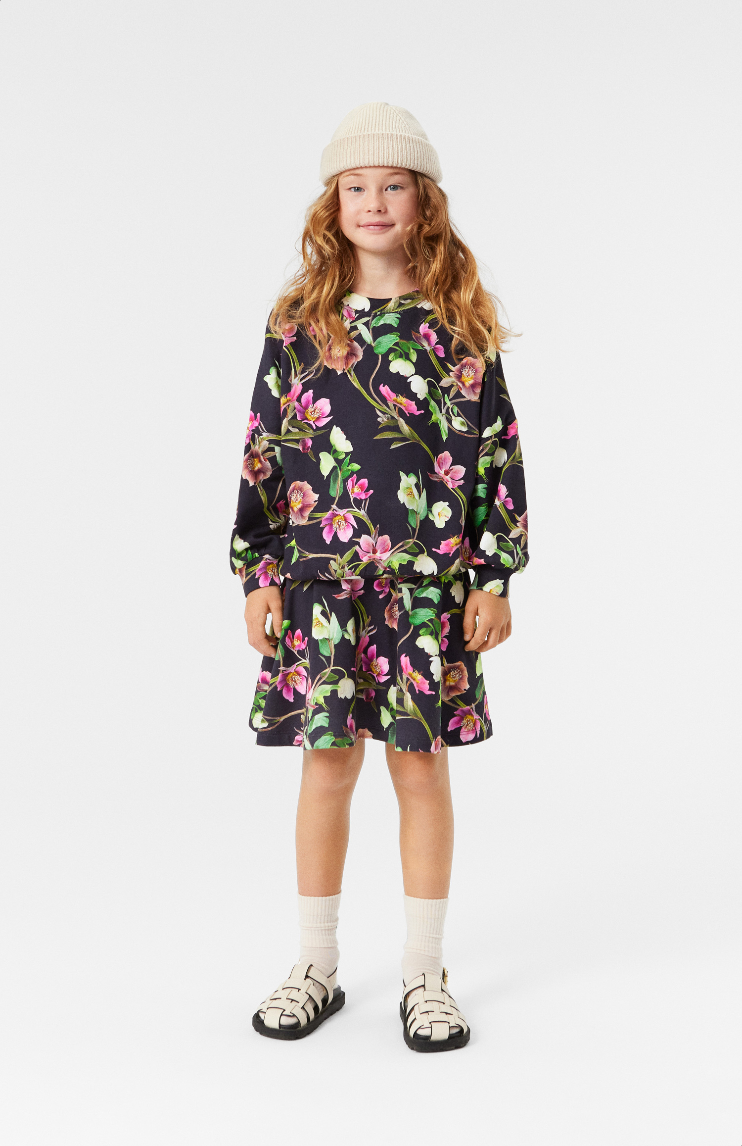 Marika - Hellebore Black