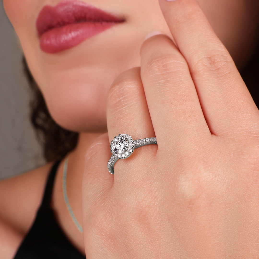 Halo Diamantring 750/18 K Weissgold 0.85 ct G/si