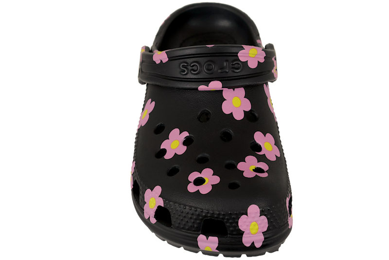 CROCS CLASSIC FLOWER CLOG I SORT GUMMI