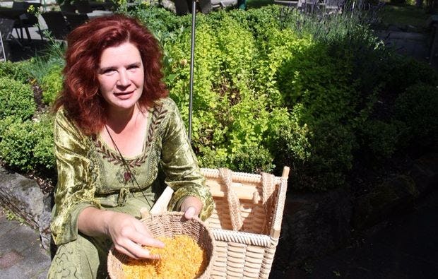 Kräuterwanderung bei Bayreuth als Erlebnisgeschenkidee