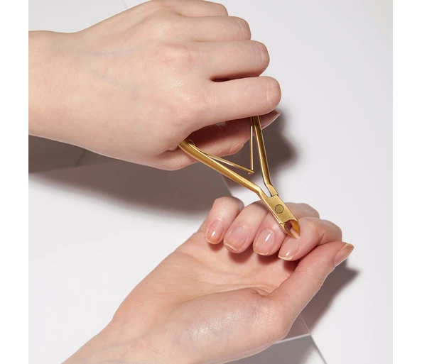 Tweezerman Ultra Präzision Nagelhautzange