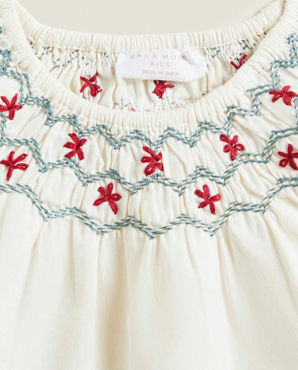 Camisola de Natal infantil com gola bordada