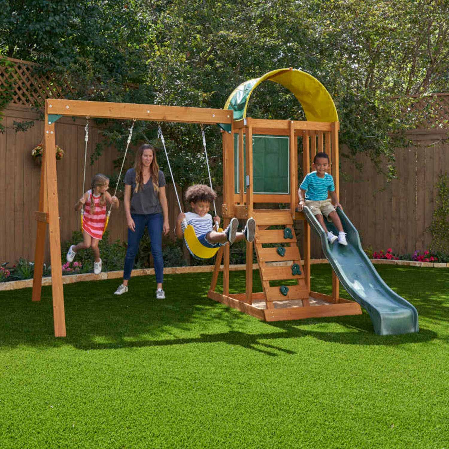 KidKraft Houten Speelhuis met Glijbaan en Schommels