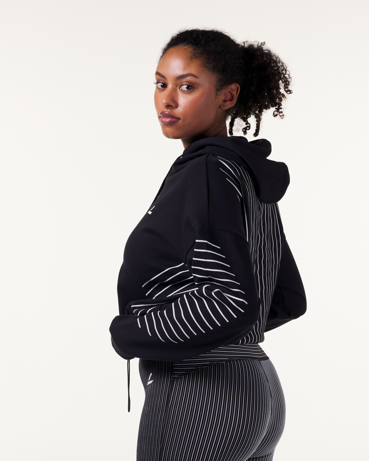 LEVITY Swift Cropped Hoodie Black