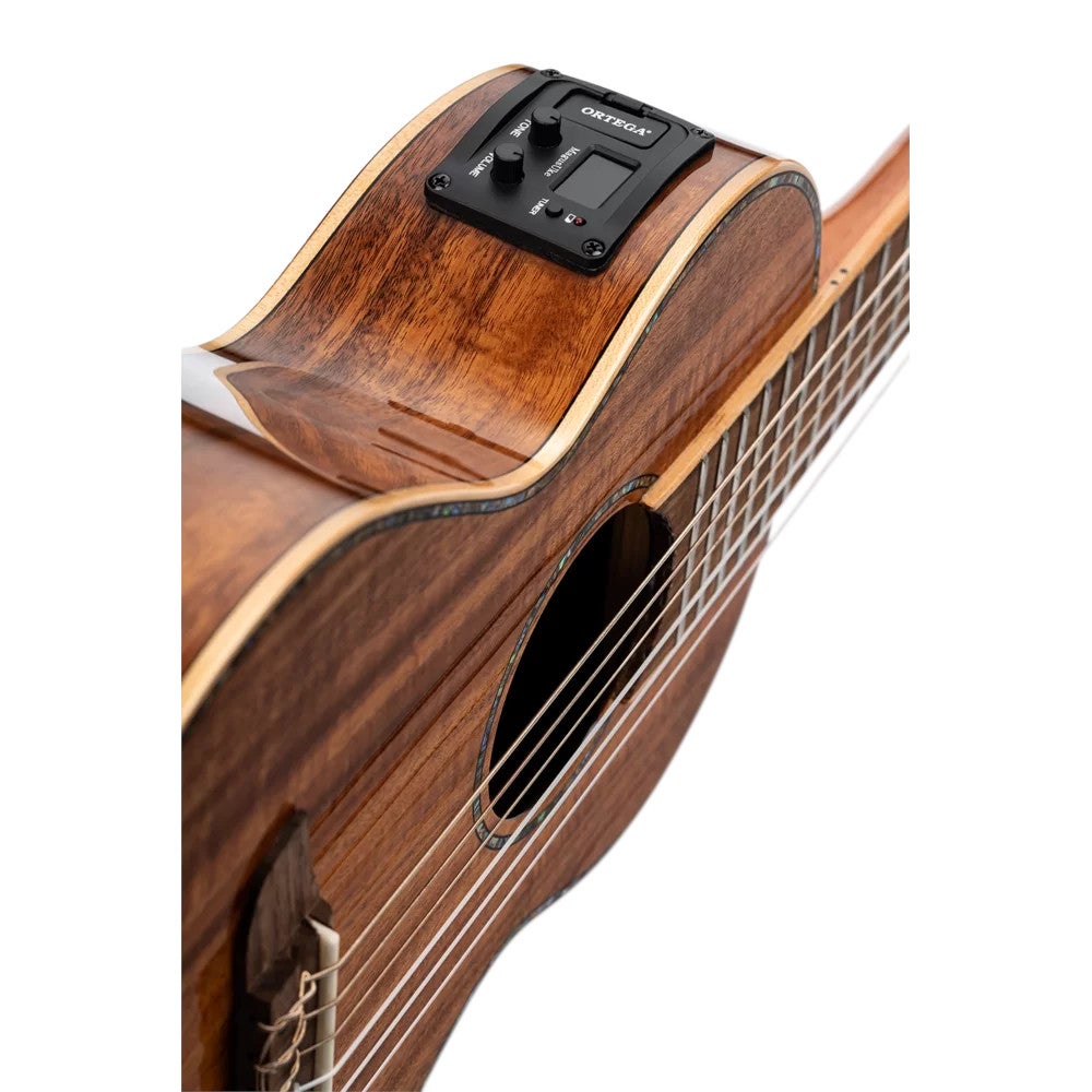 Ortega Mini/Travel Series RGLE18ACA elektrisch-akoestische guitarlele met gigbag