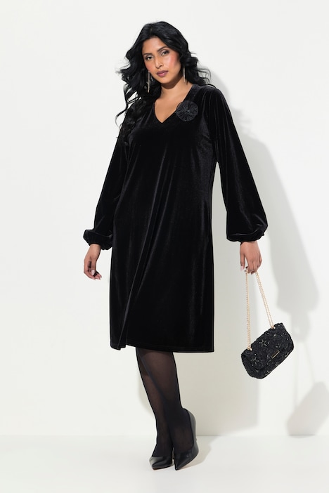 Samtkleid, Brosche, A-Linie, V-Ausschnitt, Langarm