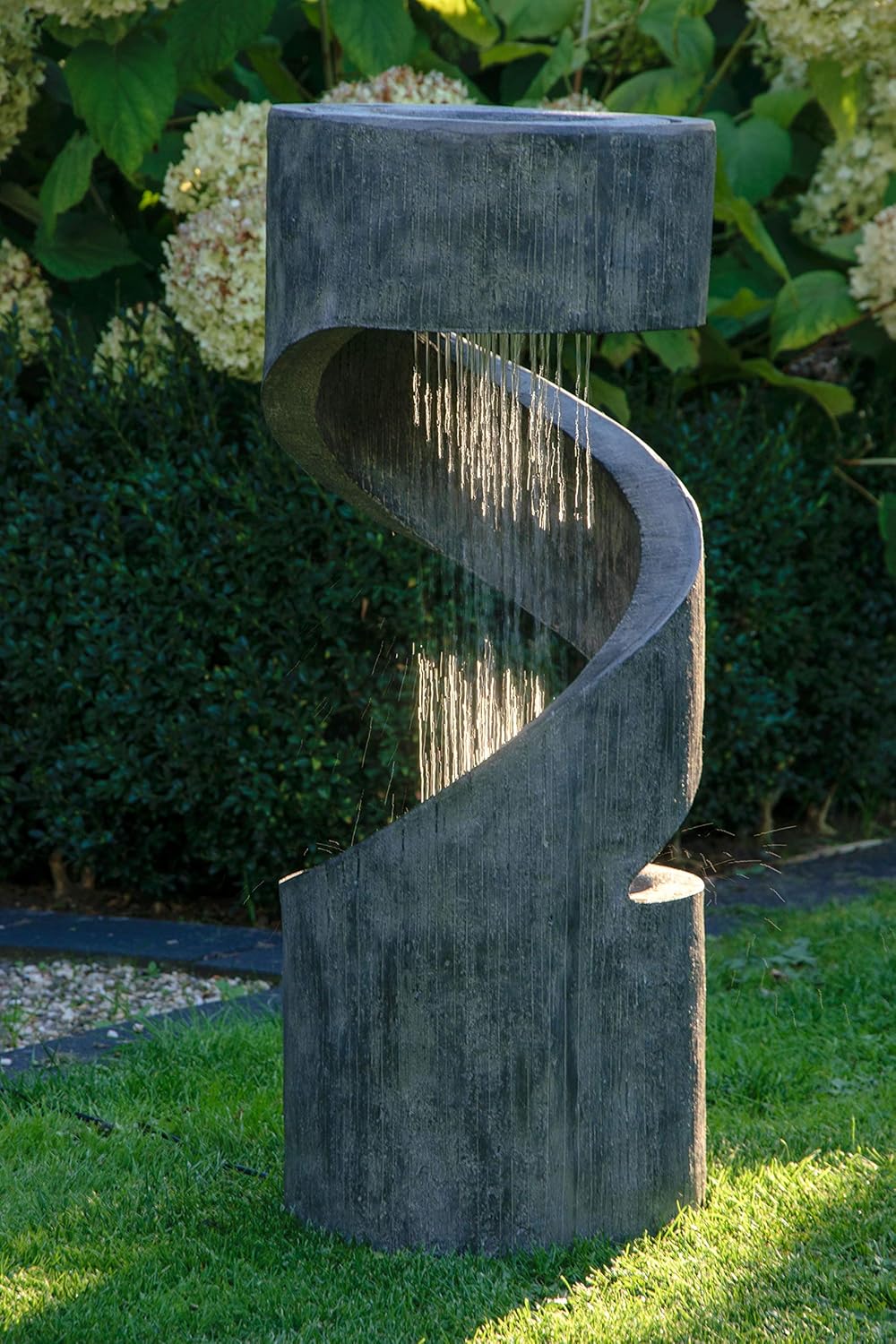 dobar® 96160e Großer Design Gartenbrunnen Venus | Terrassenbrunnen mit LED-Beleuchtung | Wasserfall aus Polyresin | Springbrunnen Outdoor | Dekorativer Zierbrunnen | 31,5 x 31,5 x 79,5 cm