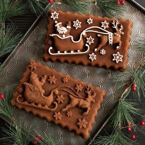 Bakvorm Santa Sleigh Loaf Pan - Nordic Ware | Sparkling Silver Holid