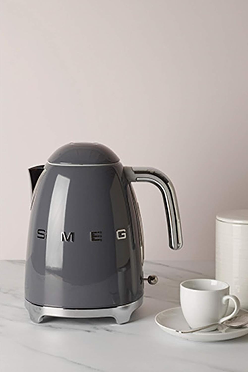 Smeg, Bouilloire Électrique KLF03PGEU 1,7 L, Filtre Anticalcaire Lavable, Arrêt Automatique de Sécurité, Indicateur de Niveau d'Eau, Base Antidérapante, Range Cordon, Puissance 2400W, Vert d'Eau