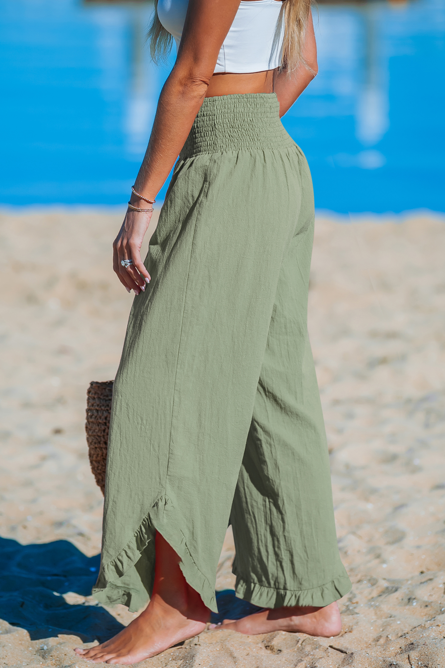 Pantalon en pur coton avec taille à smocks et jambe droite vert