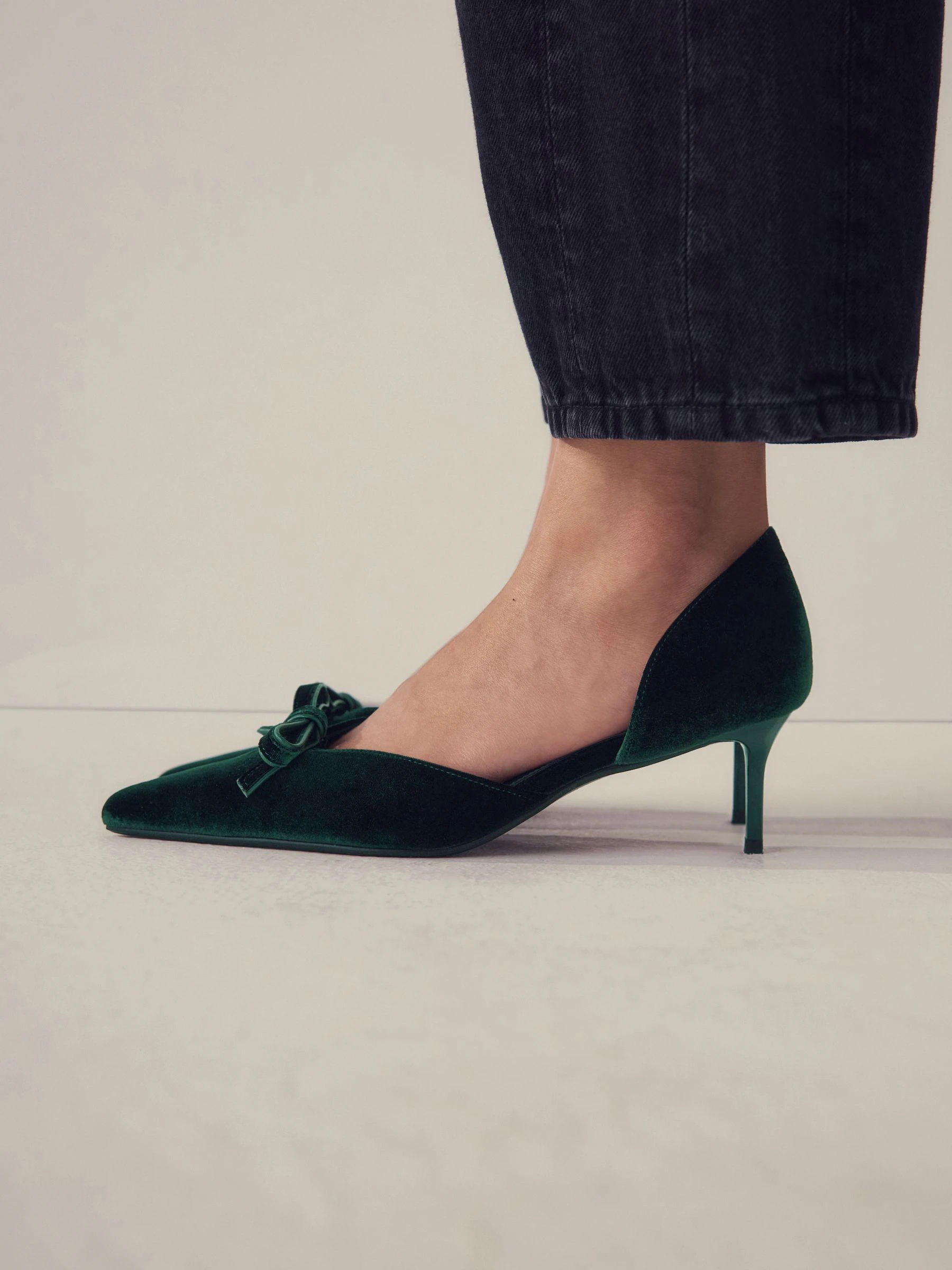 Groen fluweel - Forever Comfort® Velvet Bow Pointed Toe Two Part Heels