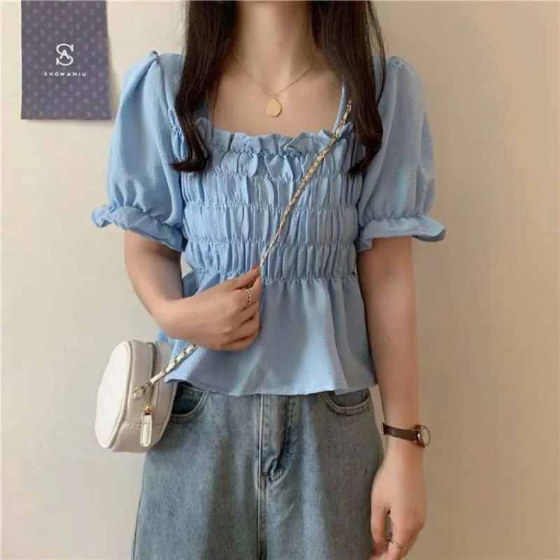 Sisyphi - Blouse met pofmouwen, vierkante hals, effen volantrand en gesmokte peplum