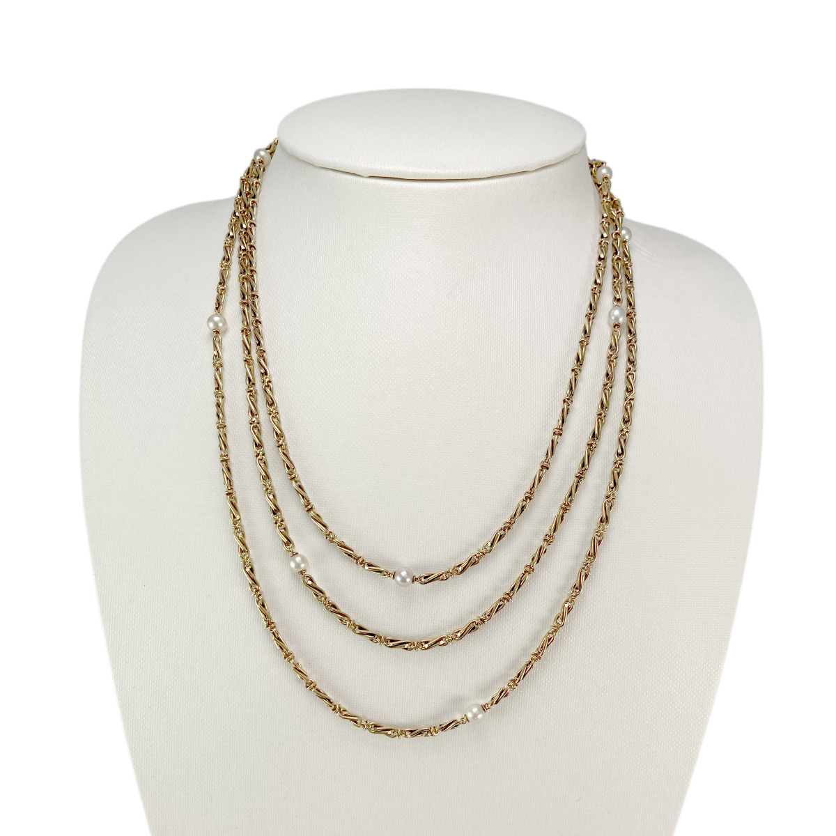 Collier triple rang d'occasion or 750 jaune perles de culture de Chine 45 à 50 cm