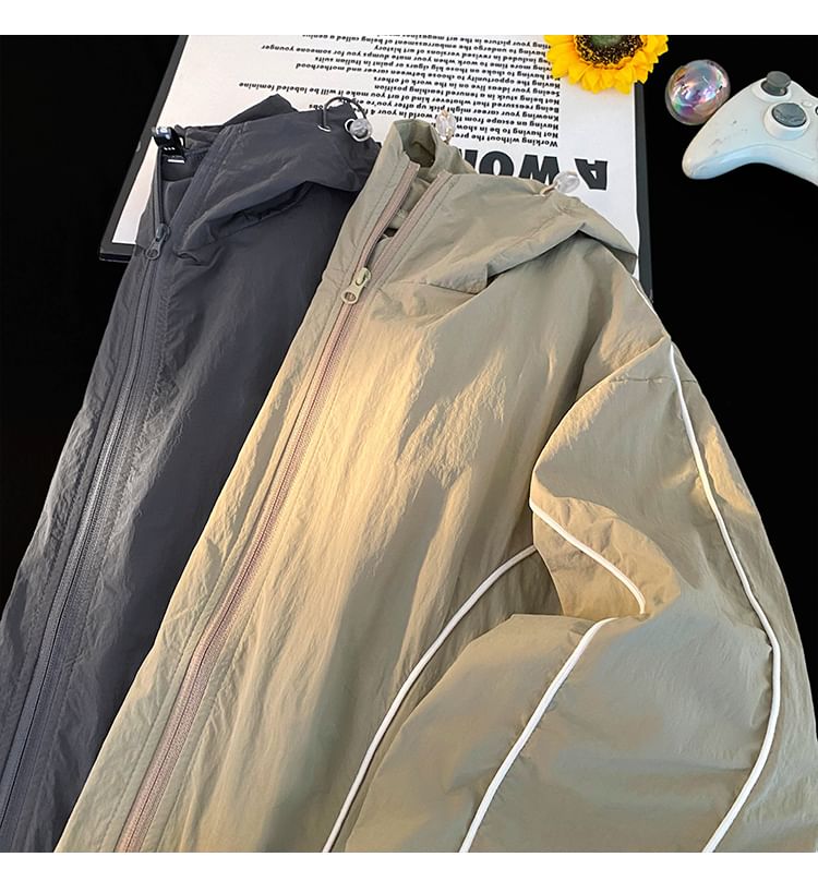 Mimiyox - Windjack met capuchon en contrasterende rand en rits