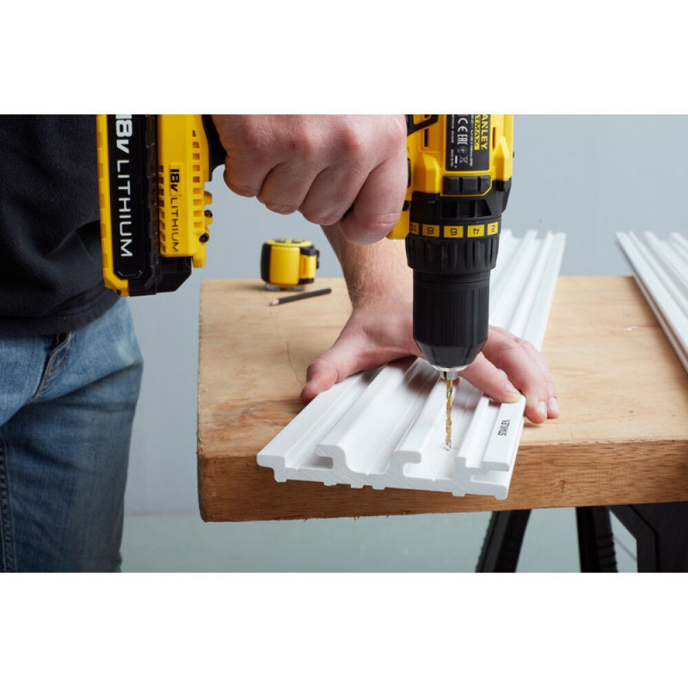 VEGGSKINNE STANLEY TRACK WALL SYSTEM 121CM