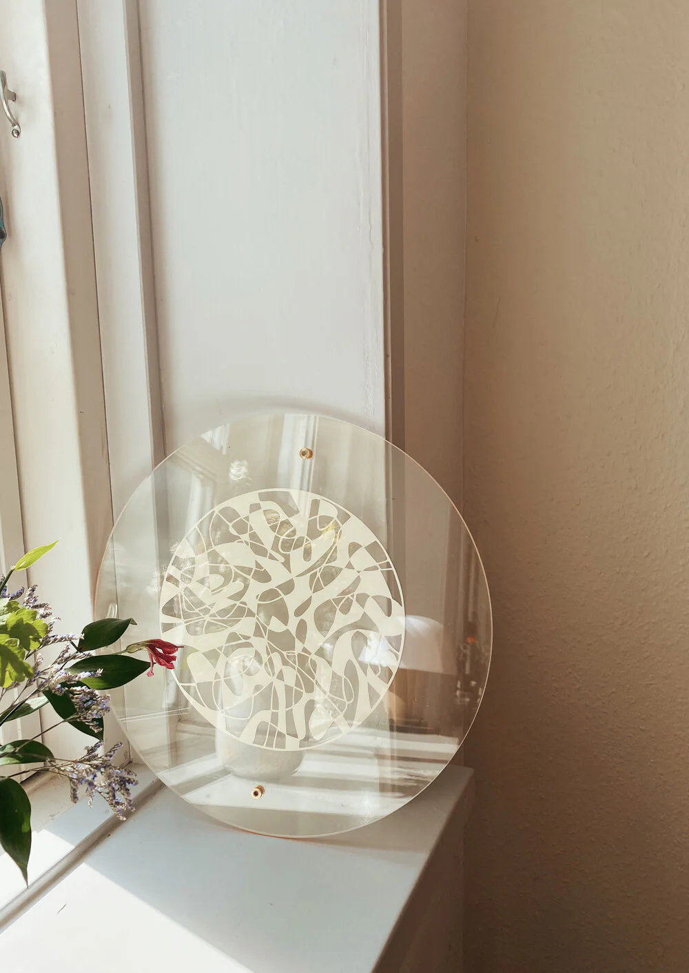 Studio About  Frameless Circle Transparent ramme, gul - A4
