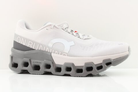 On Cloudmonster 2