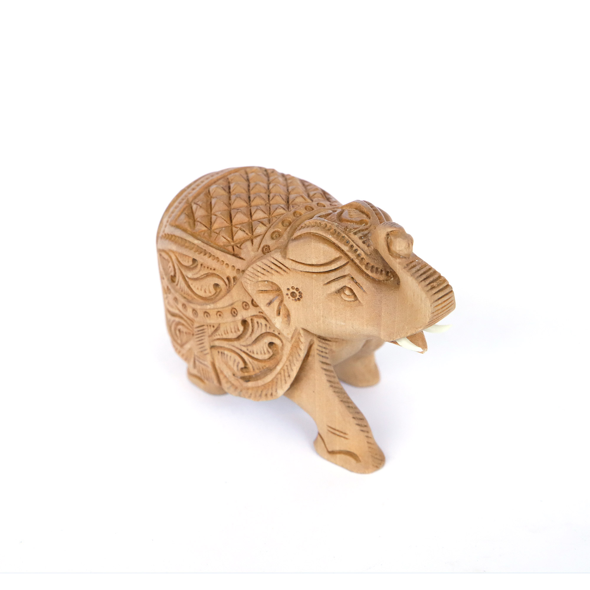Elefant mit geschnitzter Satteldecke, natur, B 12,4 cm, H 7,5 cm, T 6,2 cm von fischer's lagerhaus