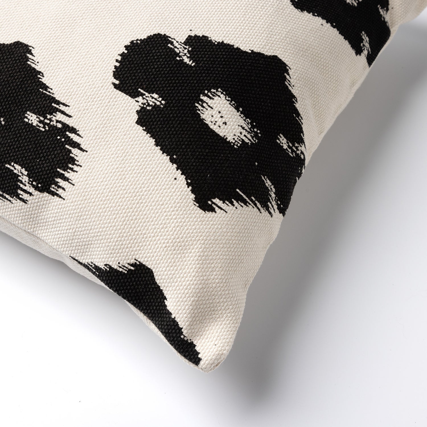 Dutch Decor sierkussen Rico geometisch zwart 45 x 45 x 10 cm