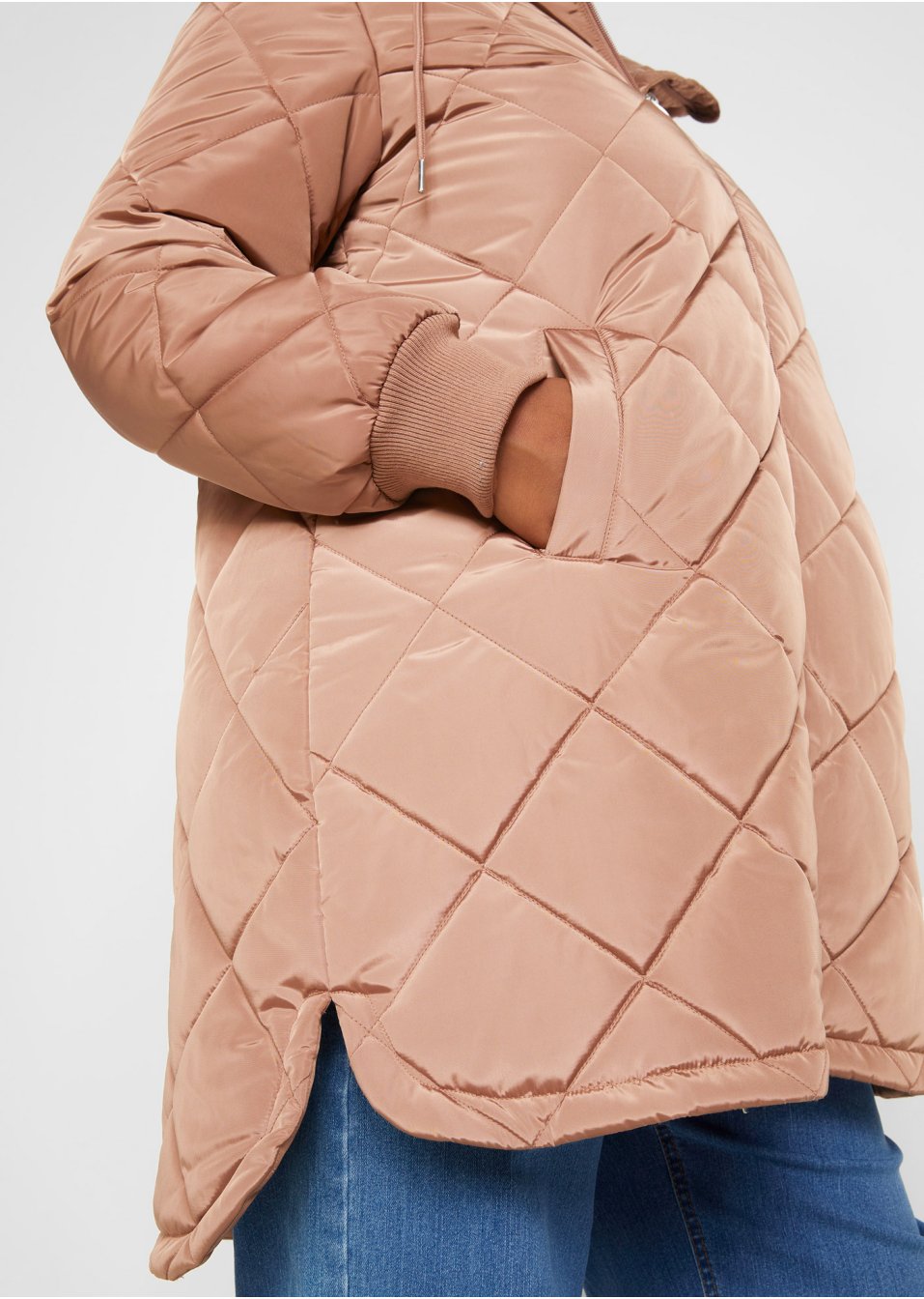 Manteau court à capuche avec surpiqûres