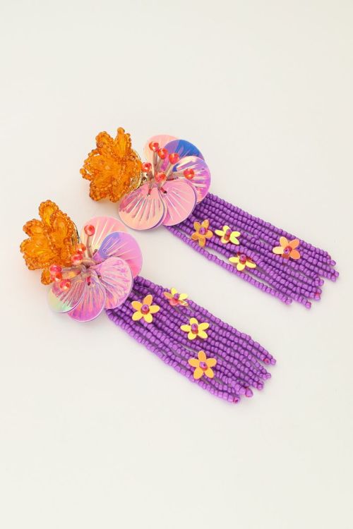 Island oorhangers met bloemen en paarse slierten