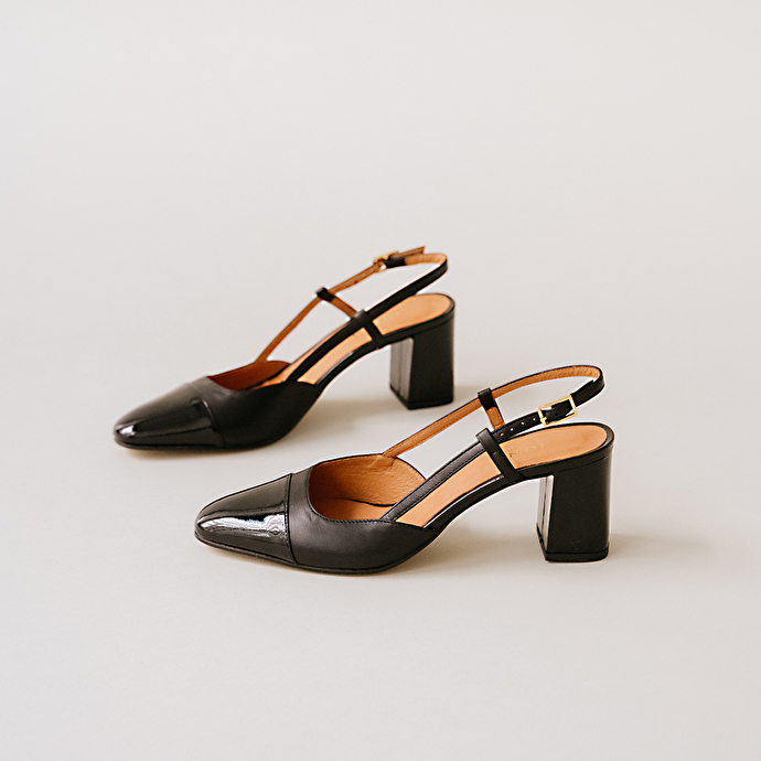 Babies à talons  en vernis et cuir noir