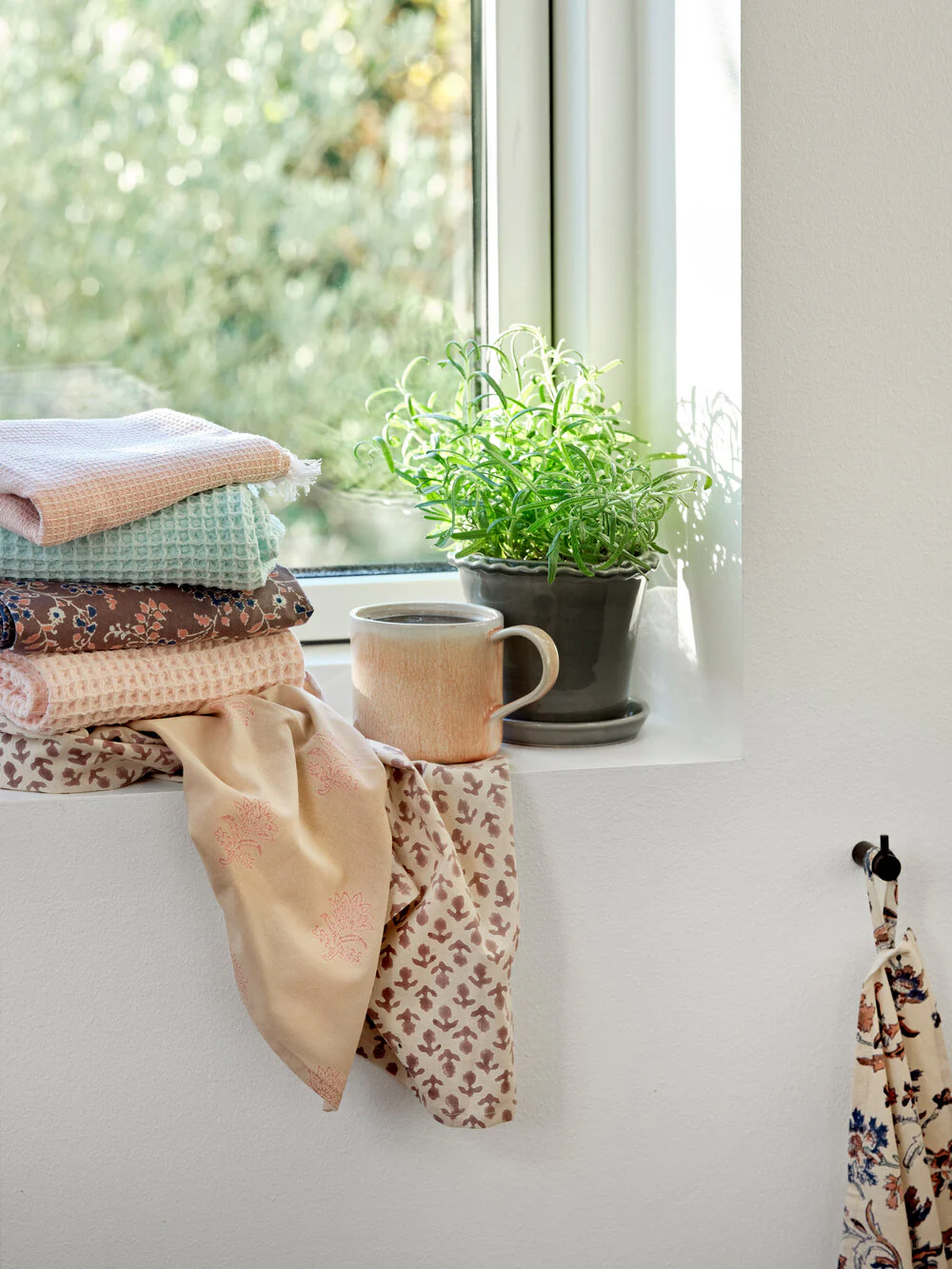 Bahne Interior  Viskestykke med blomster - sort