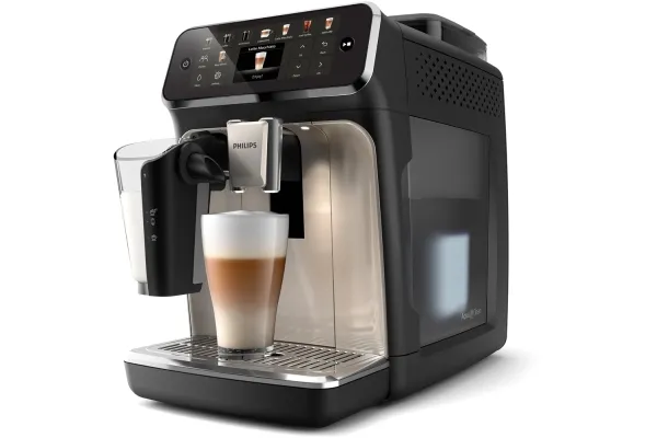 Philips 5500 series EP5547 - Automatisk kaffemaskine med capuccinatore - 15 bar - sort/krombelagt