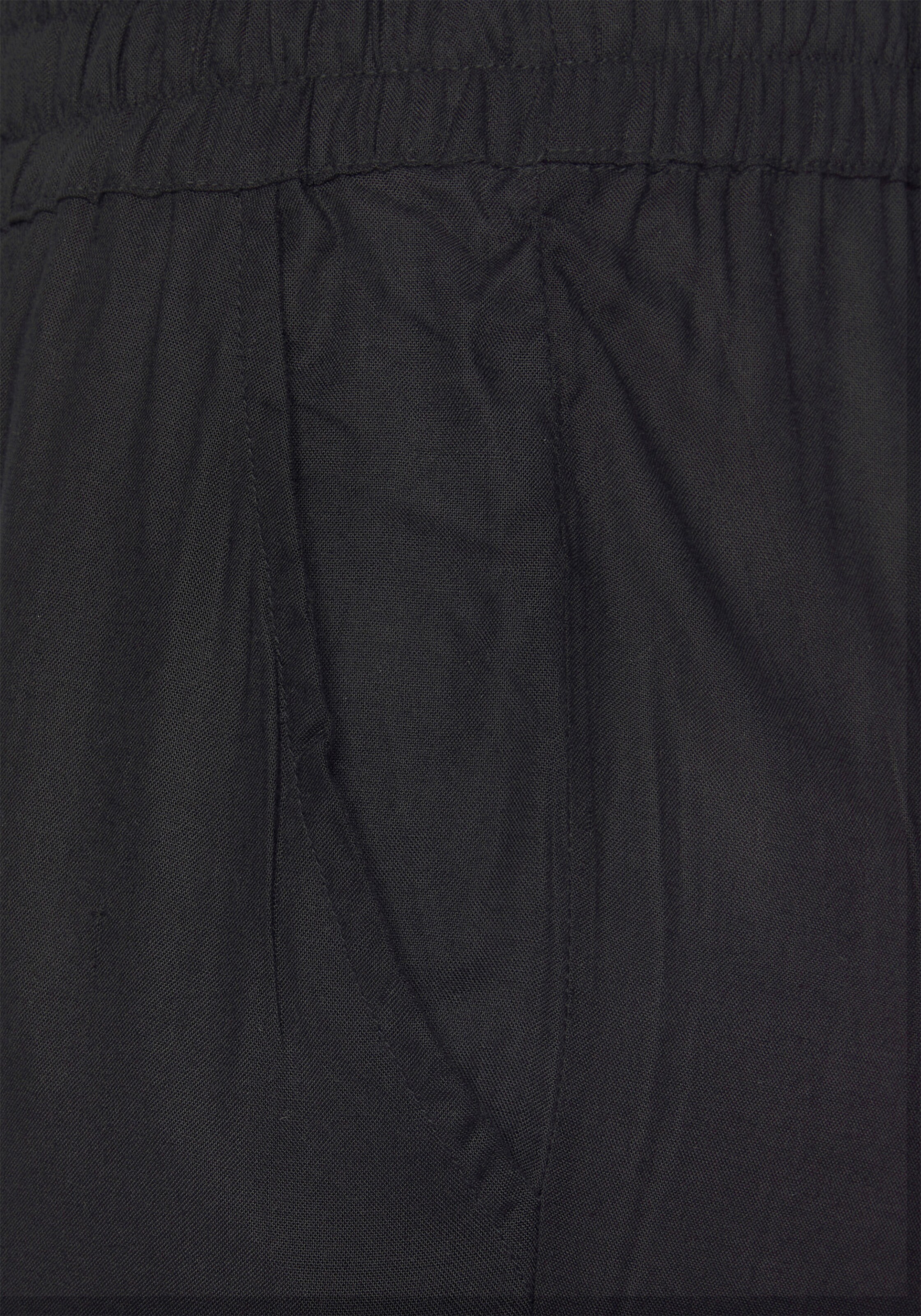 LASCANA Schlupfhose in schwarz