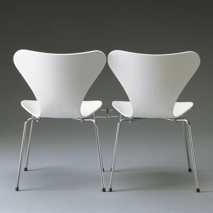 Fritz Hansen - Serie 7 Stuhl, Chrom / Esche weiss gefärbt