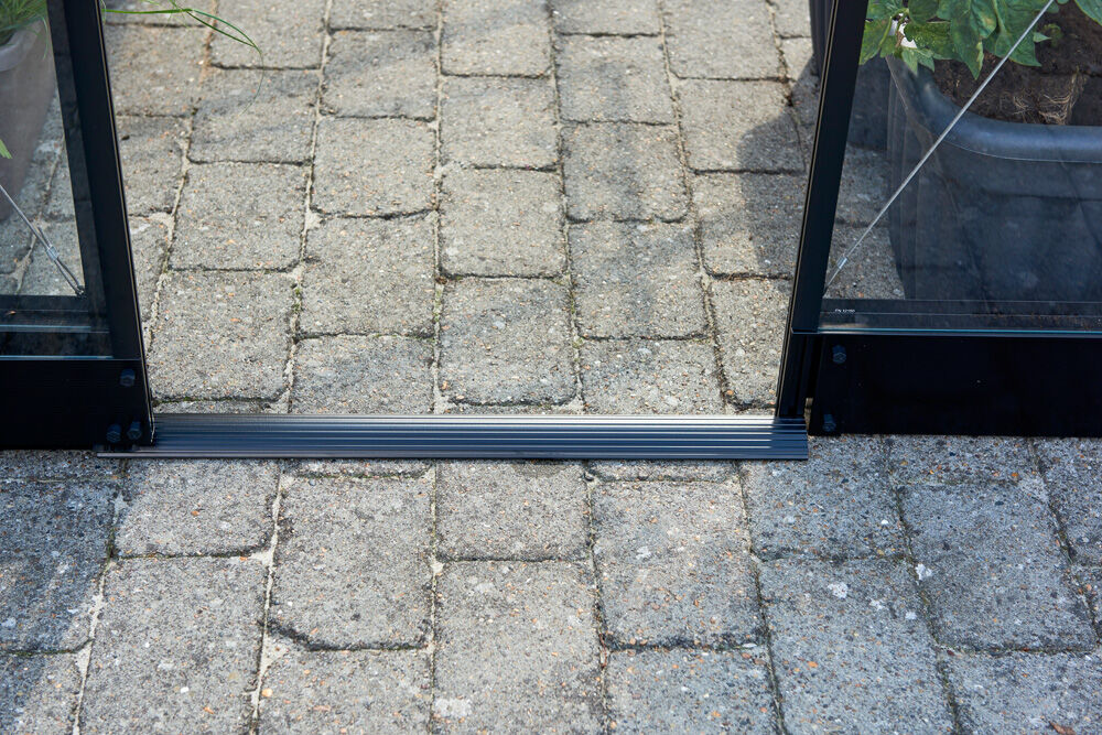 Halls Qube 68 - Fundering - zwart - 12x1x261 cm