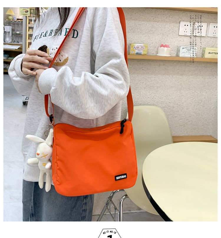 Hikuozy - Nylon Crossbody Tas met Rits en Letters