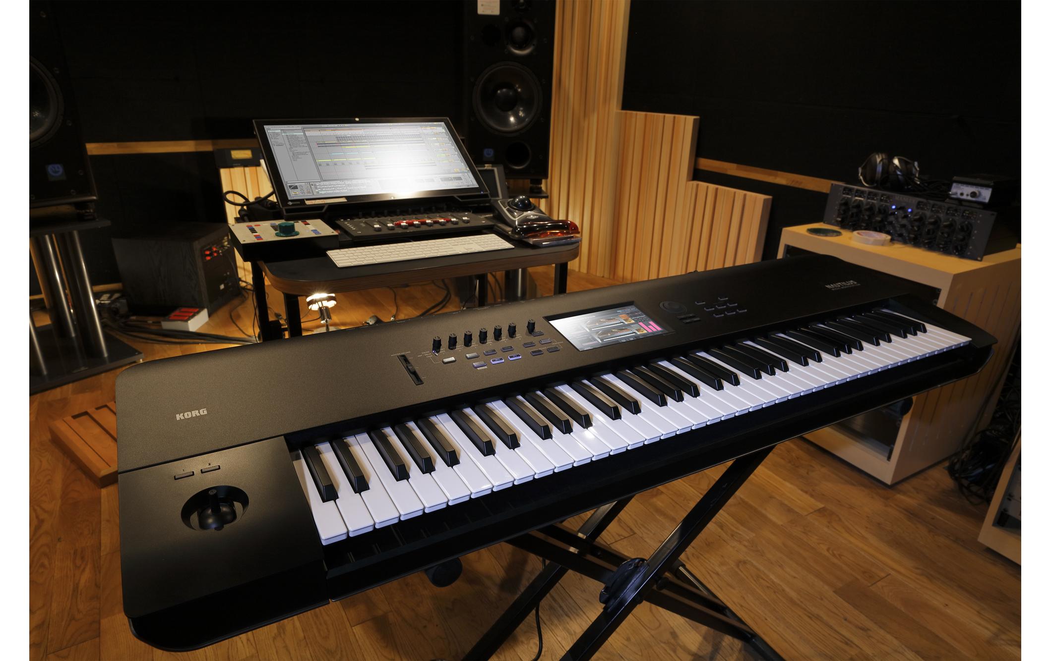 Workstation NAUTILUS 88<br>Synthesizer Workstation mit 88 Tasten