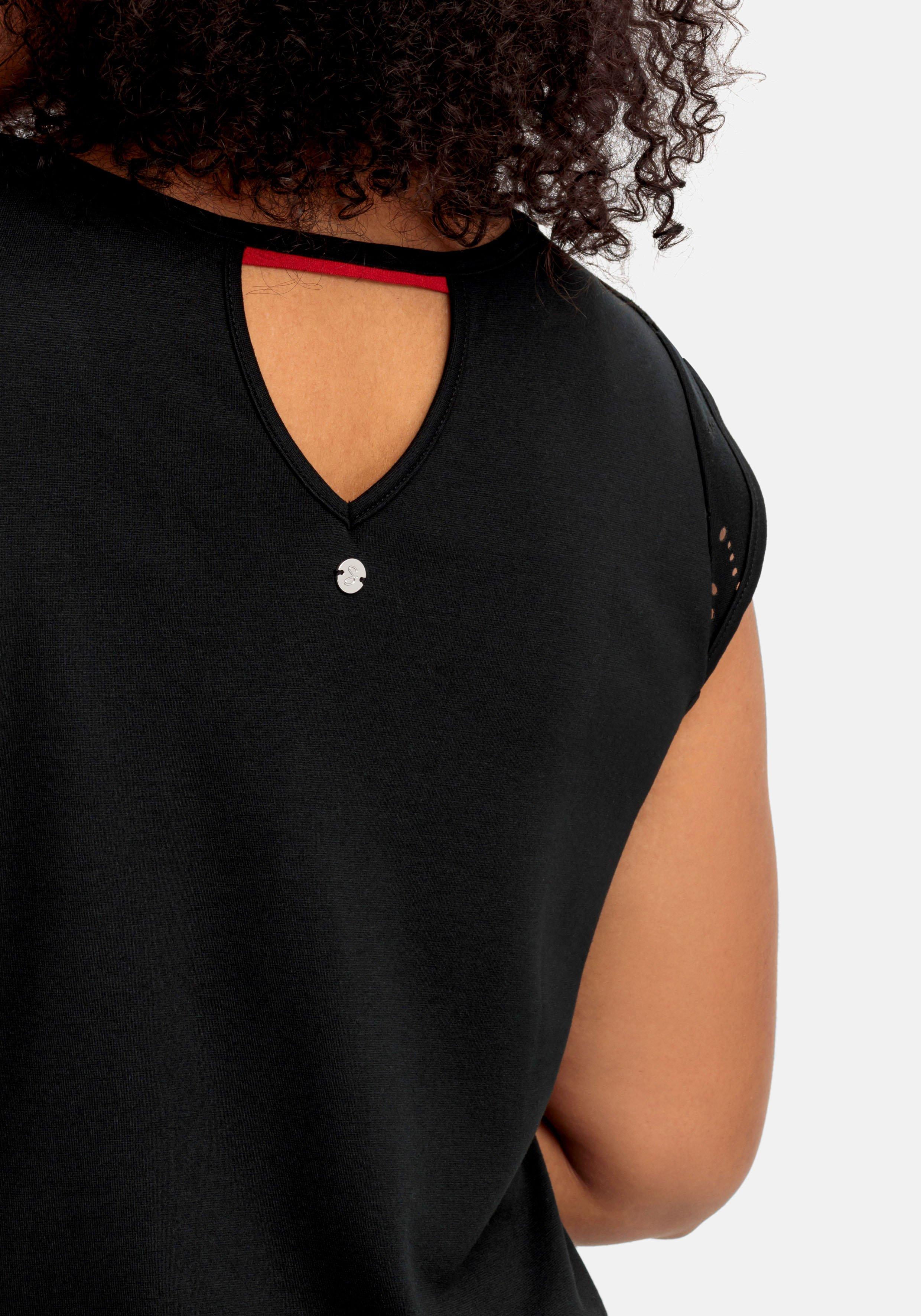 Top mit Lasercut-Muster am Ärmel